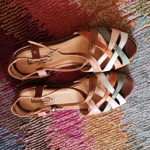 Pikolinos sandals Size 8.5 colors include brown cream green and orange.